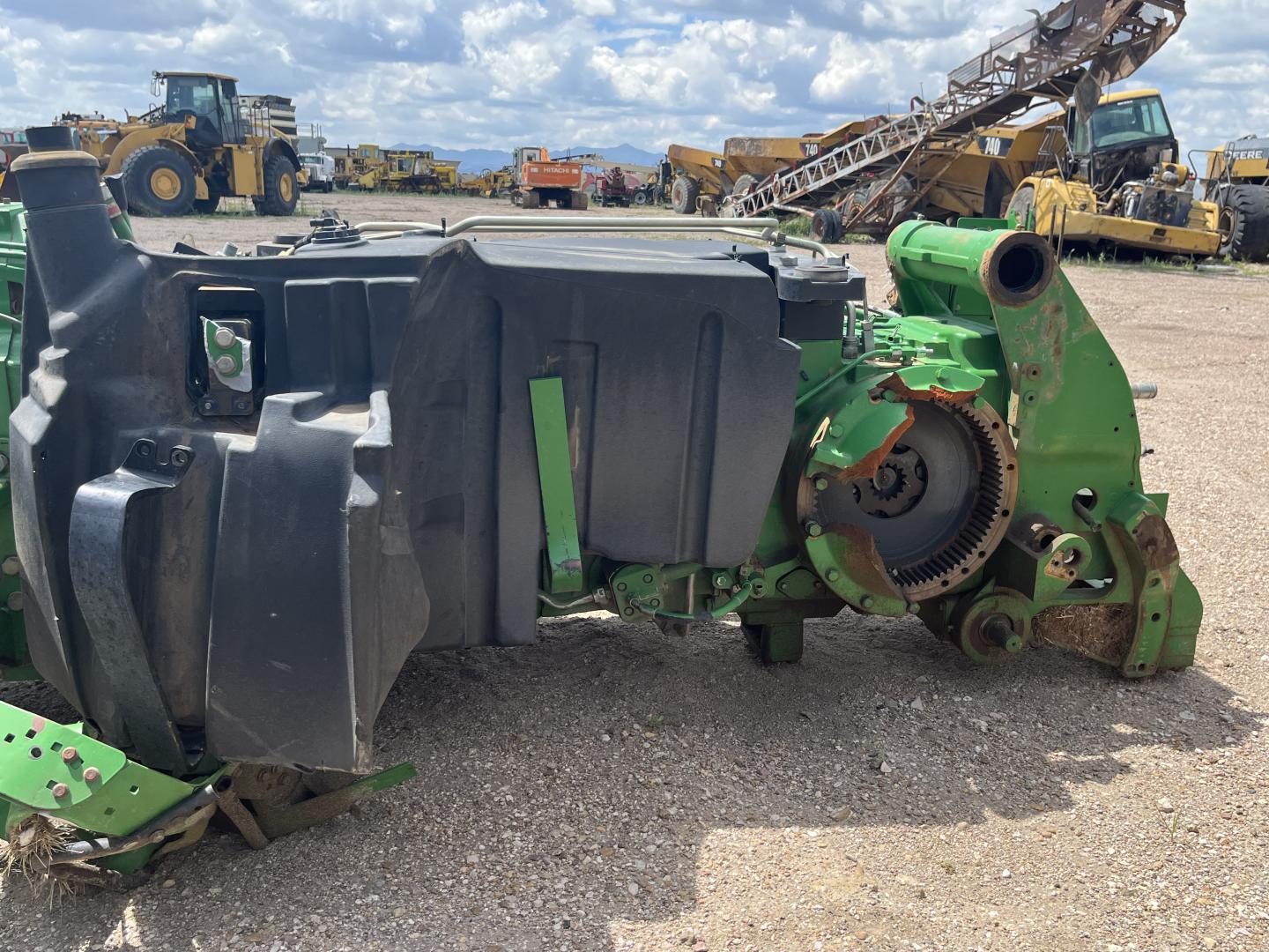 ./imagenes/INVOICE/2019/17825/TRACTOR JOHN DEERE 8225R (3).JPG